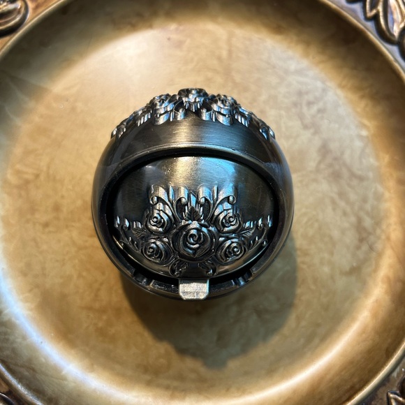 NWOT Vintage Style Decorative Ashtray with Rose Design - Picture 5 of 7